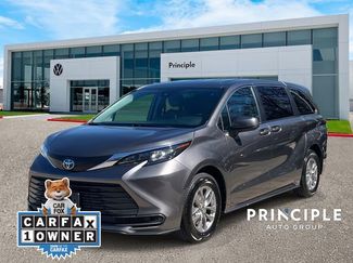 Used 2024 Toyota Sienna LE video 1