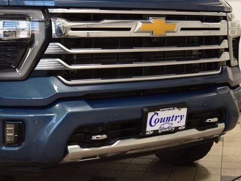 Used 2024 Chevrolet Silverado 3500 High Country w/ Technology Package image 14