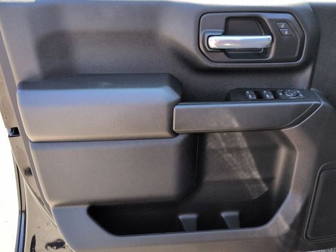 Used 2026 Chevrolet Silverado 2500 Custom image 10