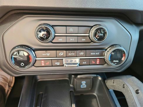 New 2025 Ford Bronco Big Bend w/ Black Diamond Package image 19