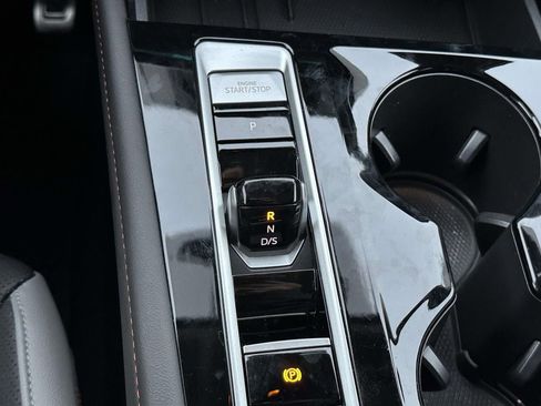 Used 2025 Volkswagen Atlas Peak Edition SE image 18