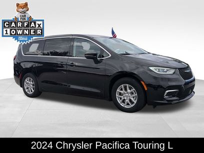 Used 2024 Chrysler Pacifica Touring-L