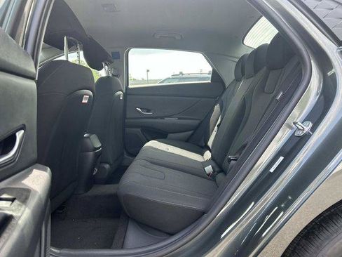 New 2026 Hyundai Elantra SE FWD image 4