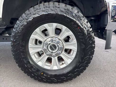 Used 2022 Ford F250 XL w/ Power Equipment Group image 11