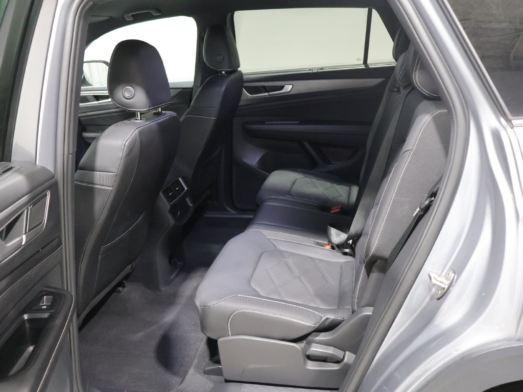 Used 2026 Volkswagen Atlas Cross Sport SE AWD/4WD image 18