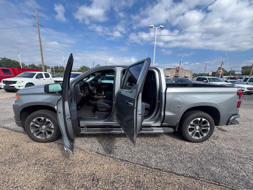 Used 2025 Chevrolet Silverado 1500 High Country w/ Technology Package AWD/4WD image 4