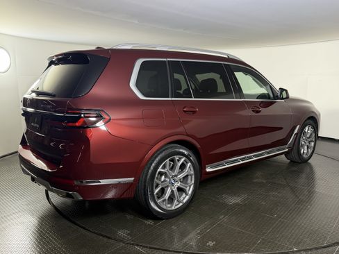 Used 2025 BMW X7 xDrive40i w/ Executive Package AWD/4WD image 4
