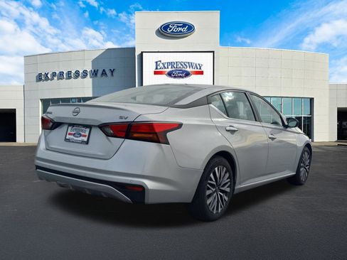 Used 2024 Nissan Altima 2.5 SV image 6