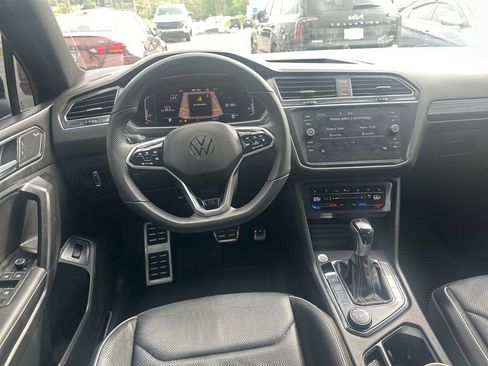 Used 2022 Volkswagen Tiguan SEL R-Line AWD/4WD image 5