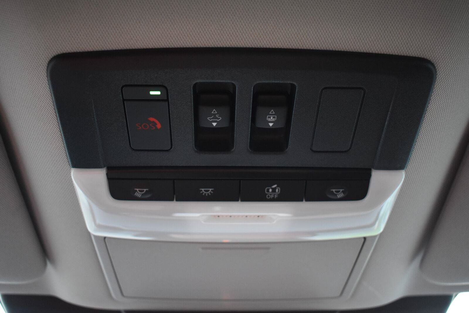 Used 2025 Nissan Pathfinder Platinum w/ Black Appearance Package FWD image 48