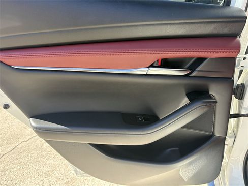 Used 2025 MAZDA MAZDA3 Hatchback w/ Appearance Package image 23