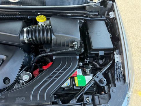 Used 2017 Chrysler Pacifica Touring-L image 50