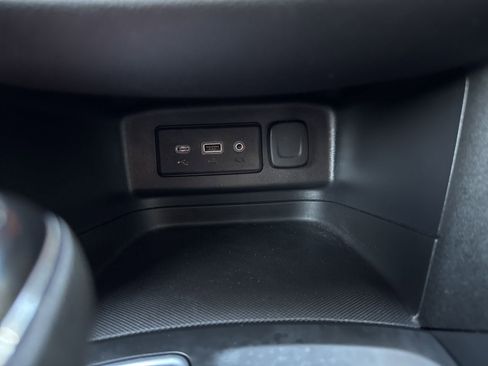 Used 2021 Chevrolet Equinox LT image 24