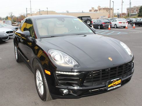 Used 2018 Porsche Macan AWD/4WD image 4