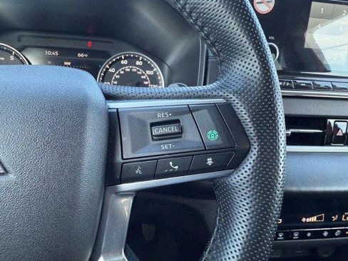 Used 2024 Mitsubishi Outlander SE image 29