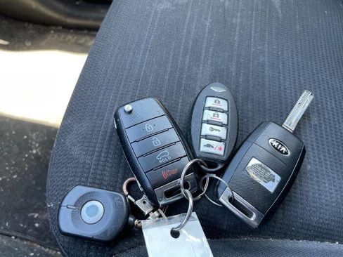 Used 2014 Kia Sorento LX FWD image 47