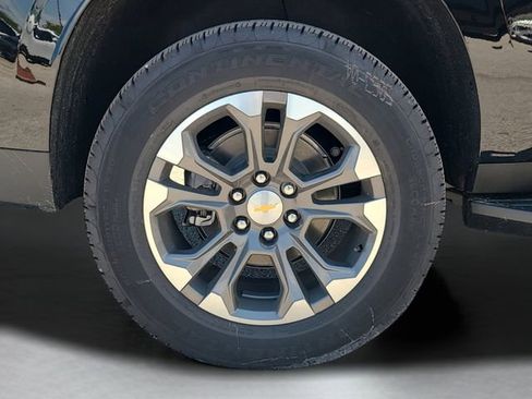 New 2026 Chevrolet Suburban LS RWD image 31