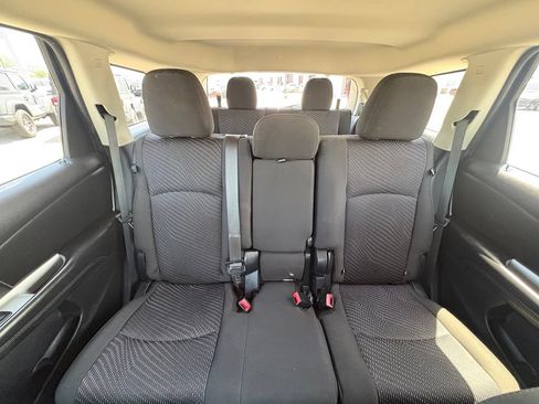 Used 2020 Dodge Journey SE FWD image 28