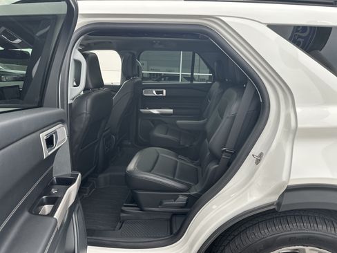Used 2024 Ford Explorer XLT w/ Equipment Group 202A AWD/4WD image 7