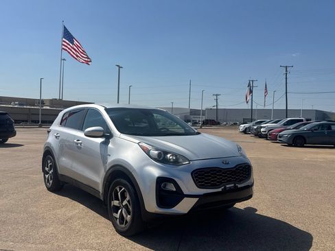 Used 2020 Kia Sportage LX AWD/4WD image 1