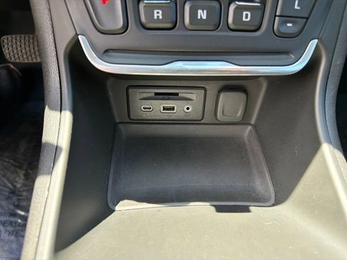 Used 2019 GMC Terrain SLT w/ Preferred Package AWD/4WD image 17