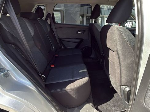 Used 2022 Nissan Rogue SV AWD/4WD image 16