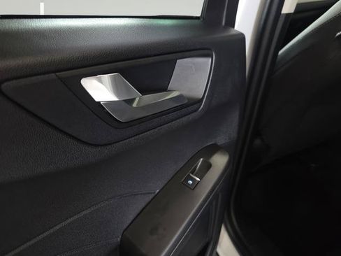 Used 2021 Ford Escape SE FWD image 25