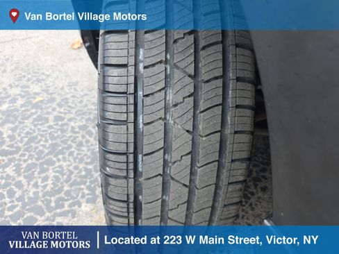 Used 2018 Toyota Highlander SE image 36