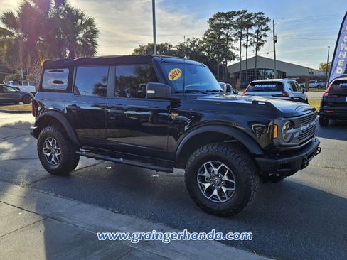 Used 2024 Ford Bronco Badlands image 7