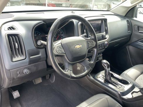 Used 2022 Chevrolet Colorado Z71 image 2