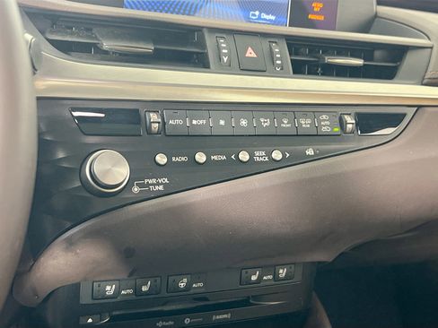 Used 2021 Lexus ES 300h w/ Premium Package FWD image 15