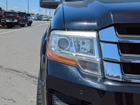Used 2017 Ford Expedition Limited AWD/4WD image 44