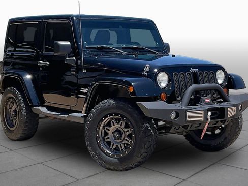 Used 2012 Jeep Wrangler Sahara w/ Connectivity Group AWD/4WD image 2