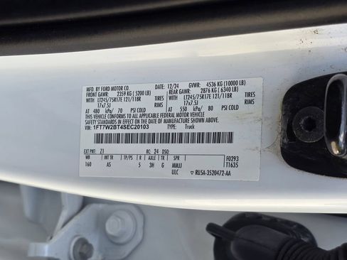 Used 2025 Ford F250 XL AWD/4WD image 26