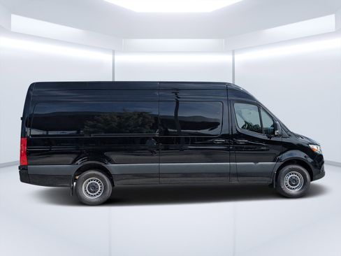 New 2025 Mercedes-Benz Sprinter 2500 image 2