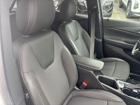 Used 2025 Buick Encore GX Preferred FWD image 31
