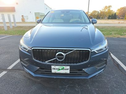 Used 2018 Volvo XC60 T5 Momentum w/ Convenience Package