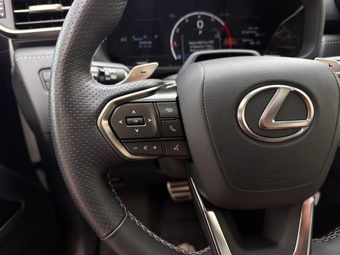Used 2025 Lexus LX 600 F Sport w/ Accessory Package (2T) AWD/4WD image 17