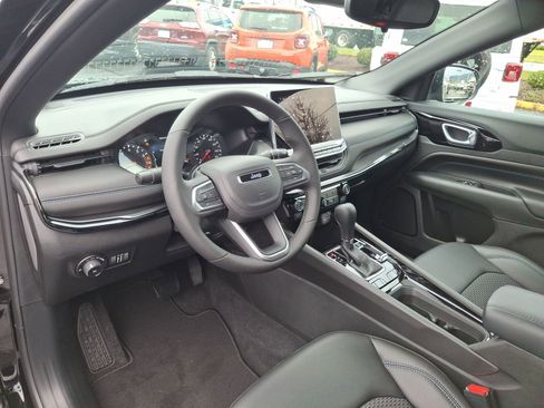 New 2026 Jeep Compass Latitude image 13