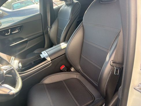 Used 2023 Mercedes-Benz C 300 Sedan image 9