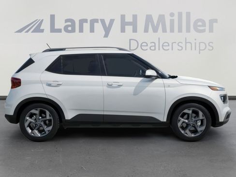 New 2026 Hyundai Venue SEL FWD image 7