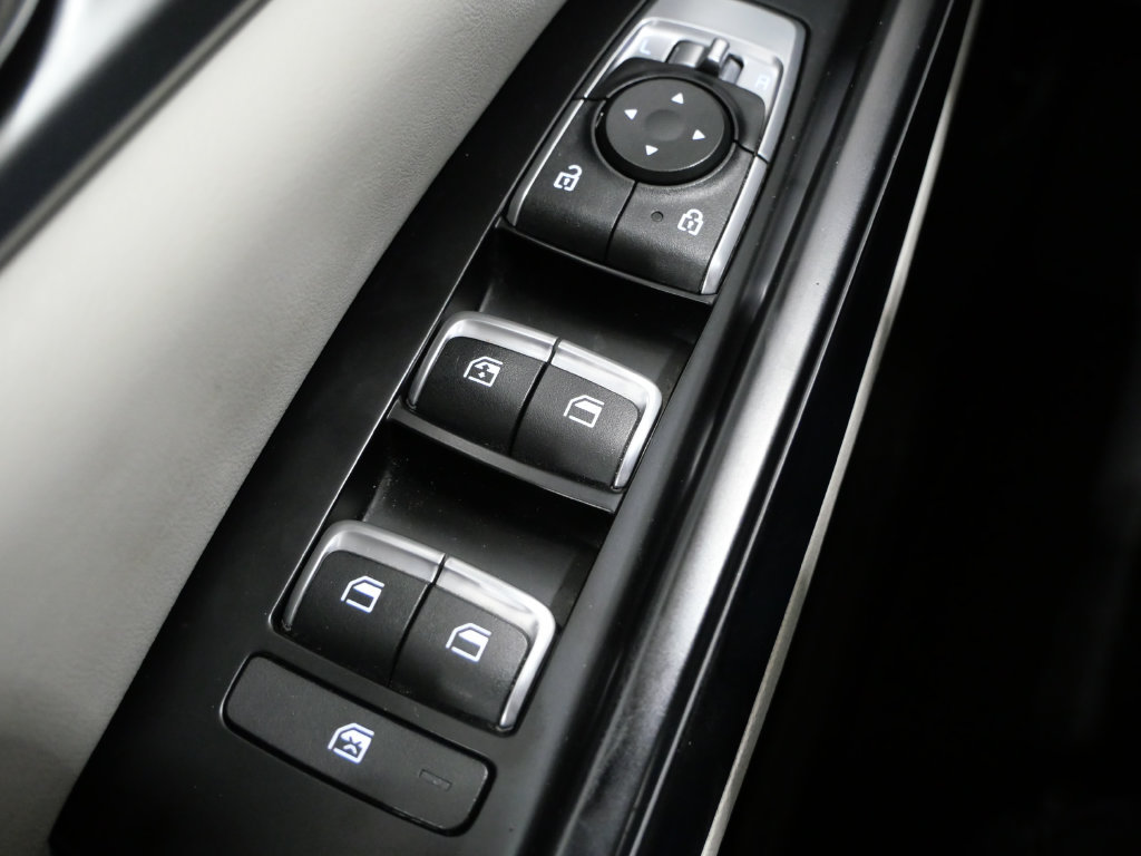 Used 2024 Kia Carnival LX FWD image 13