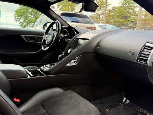 Used 2018 Jaguar F-TYPE Coupe image 13