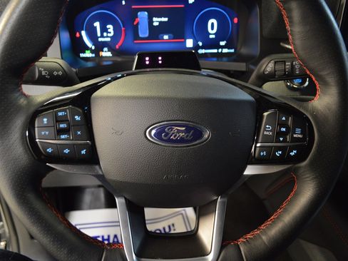 Used 2025 Ford Explorer ST-Line w/ ST-Line Street Pack AWD/4WD image 19