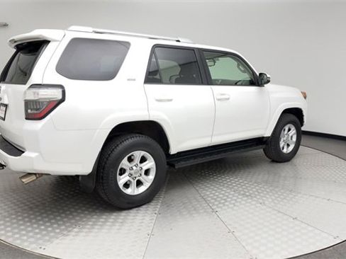 Used 2016 Toyota 4Runner SR5 Premium image 2