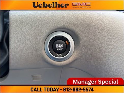 Used 2024 Chrysler Pacifica Touring-L image 27