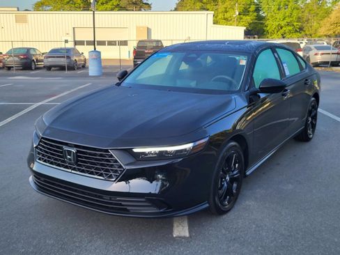 Used 2025 Honda Accord SE image 6