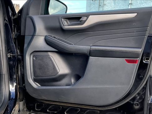 Used 2022 Ford Escape SE FWD image 28