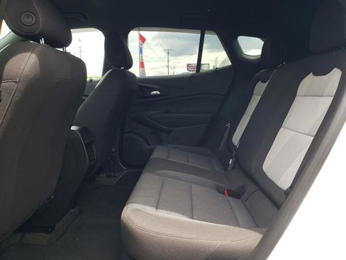 Used 2025 Chevrolet Trax RS FWD image 11