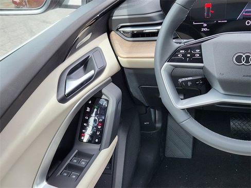 New 2025 Audi Q5 2.0T Premium Plus image 16